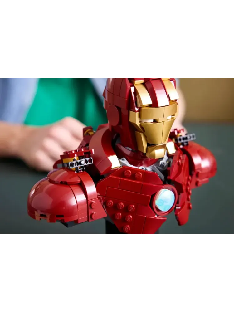 Конструктор Marvel 76327 Бюст Железного Человека MK4