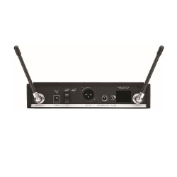 SHURE BLX24RE/SM58 M17 662-686 MHz радиосистема с ручным передатчиком SM58. Кронштейны для крепления в рэк в комплекте