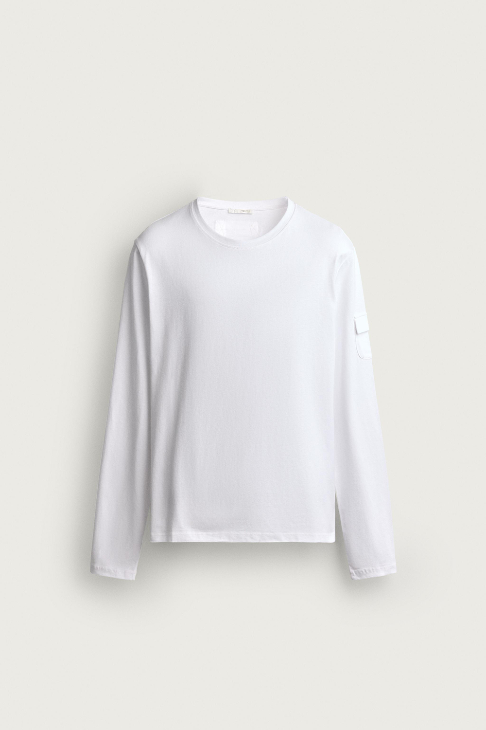 ФУТБОЛКА С ДЛИННЫМИ РУКАВАМИ И КАРМАНОМ — ZARA