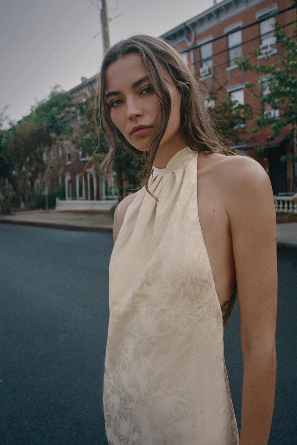 ПЛАТЬЕ МИДИ С ЖАККАРДОВЫМ ЦВЕТОЧНЫМ УЗОРОМ — ZARA