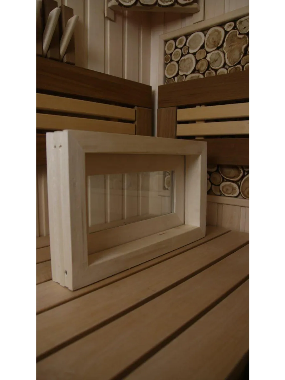 Окно для бани из липы 30×50 см с двойным остеклением