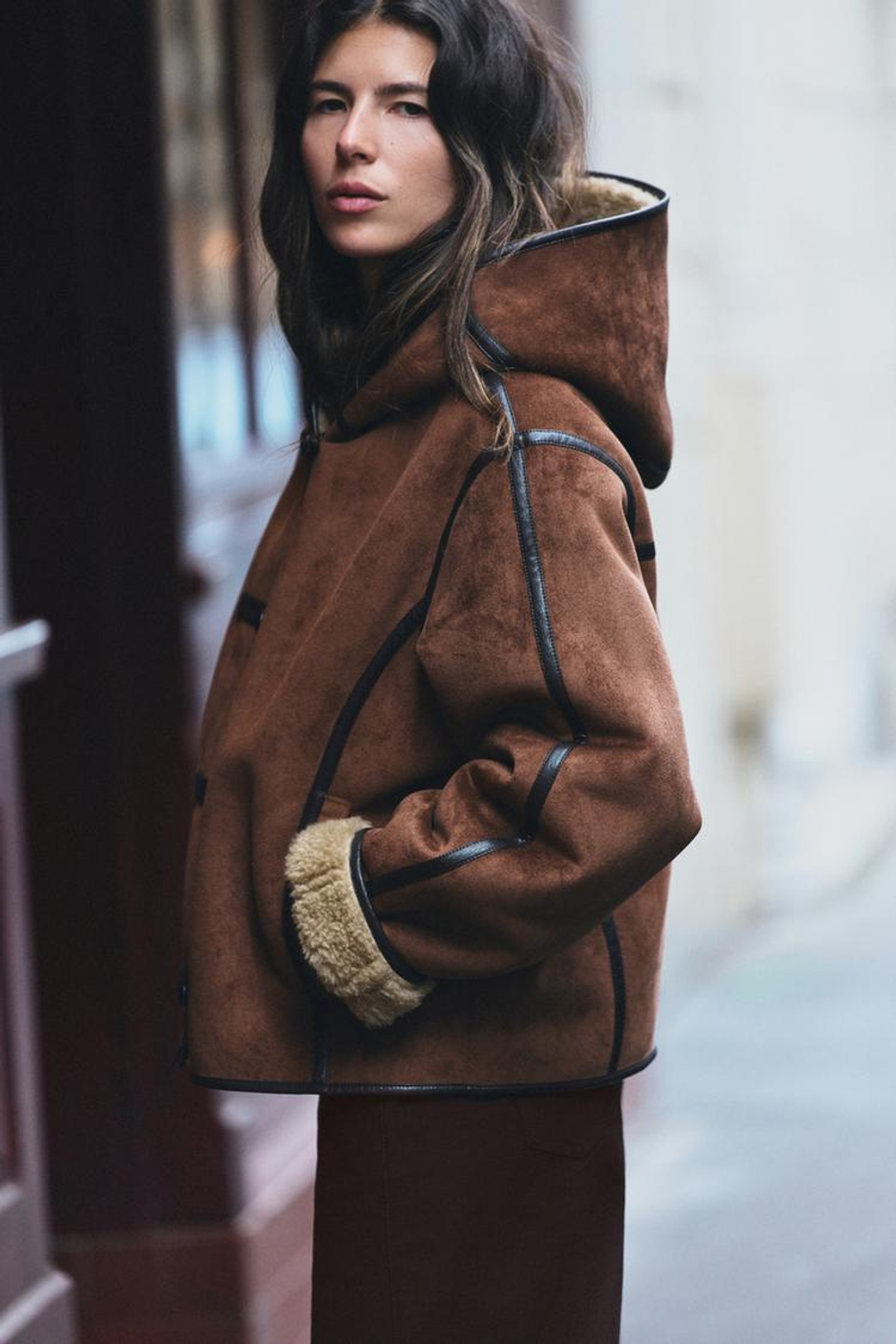 ZARA КУРТКА-ДУБЛЕНКА С КАПЮШОНОМ, КОРИЧНЕВЫЙ