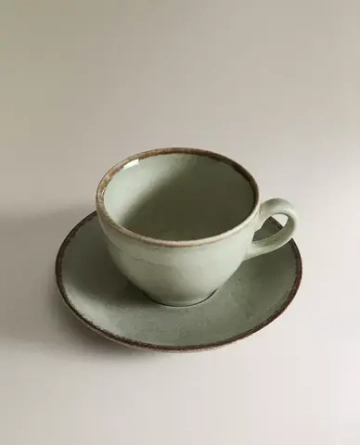 ZARA HOME ЧАЙНАЯ ЧАШКА ИЗ ФАРФОРА С ИСКУССТВЕННО СОСТАРЕННОЙ КАЙМОЙ, ЗЕЛЕНЫЙ