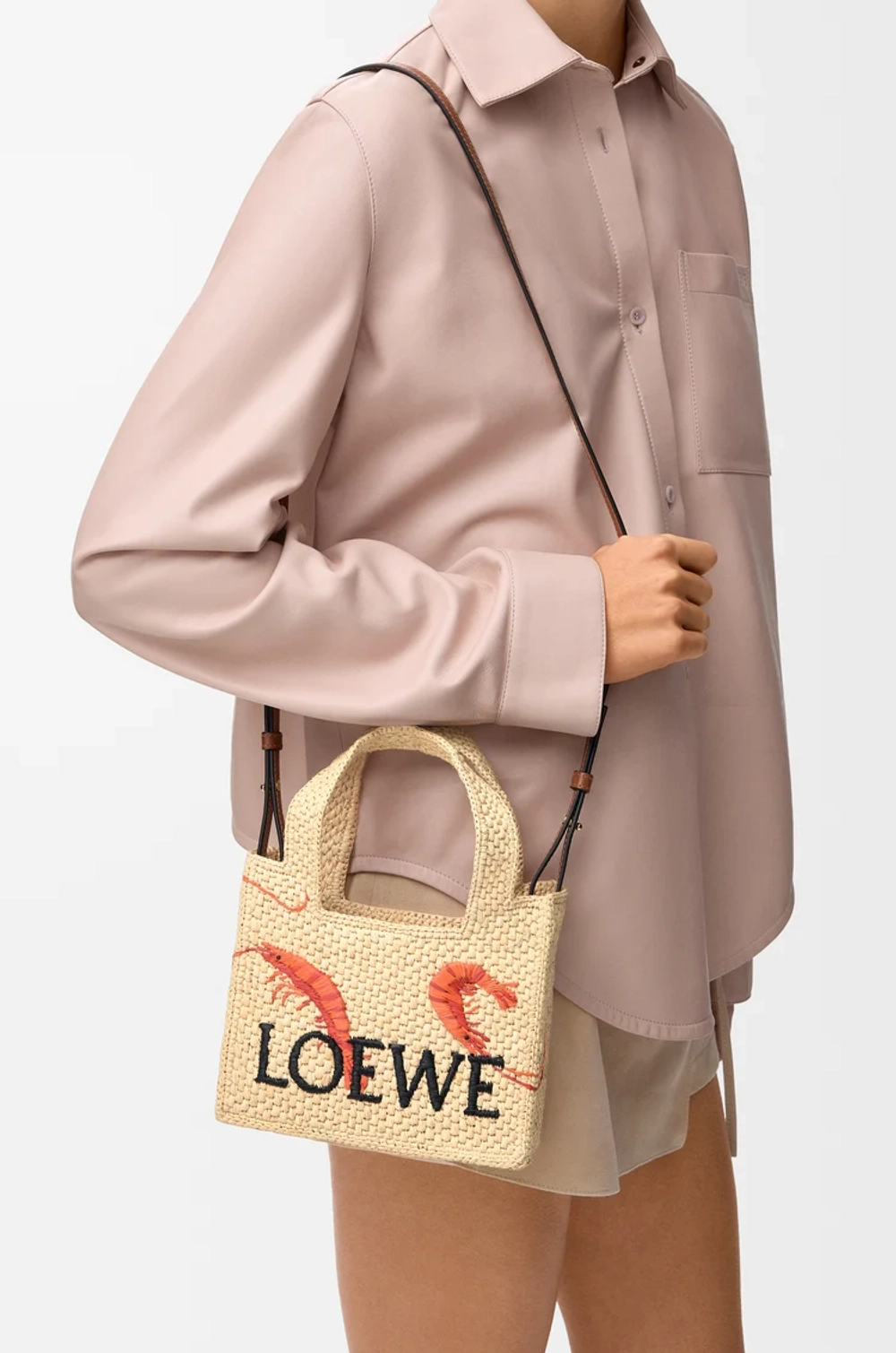 Loewe Мини-сумка Font из рафии, натуральный