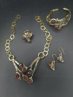 Серьги лист с яшмой, бронза