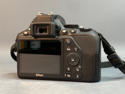 Nikon D3500 6.550 кадров