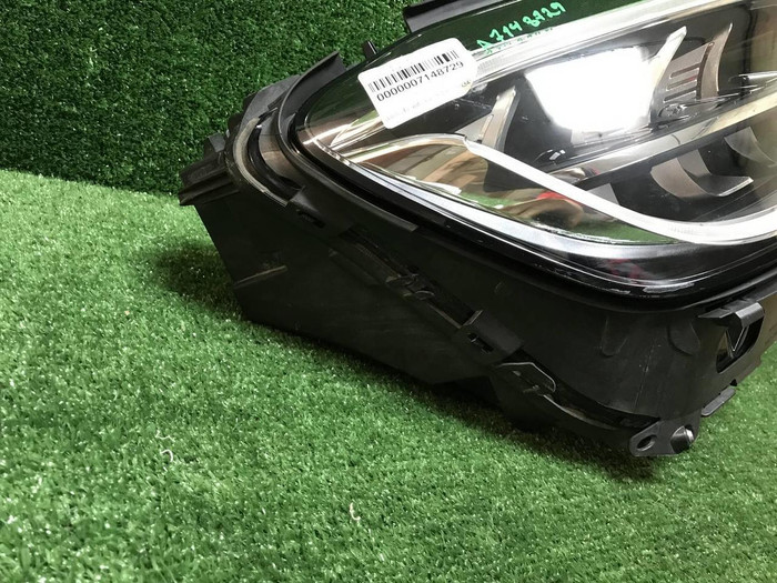 Фара правая Mercedes GLC X253 (2019-2022) LED