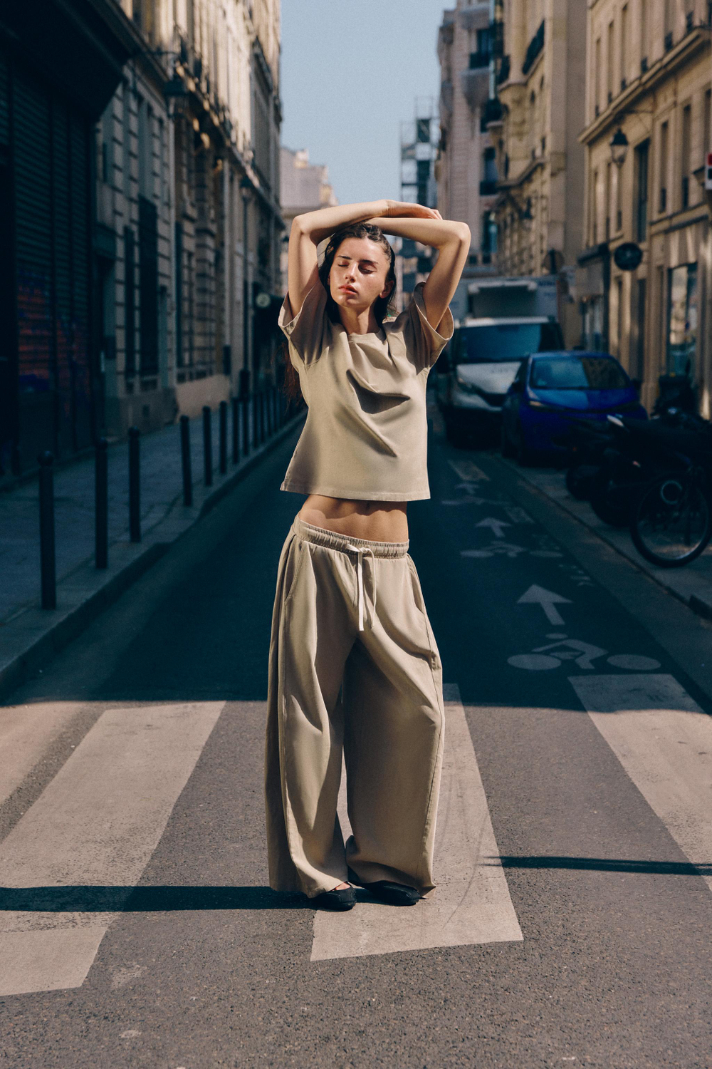 БРЮКИ ИЗ ХЛОПКА СО СКЛАДКАМИ — ZARA