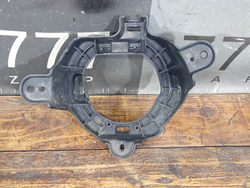 Кронштейн ПТФ передний правый Toyota Land Cruiser 200 15-21 Б/У Оригинал 8148160080