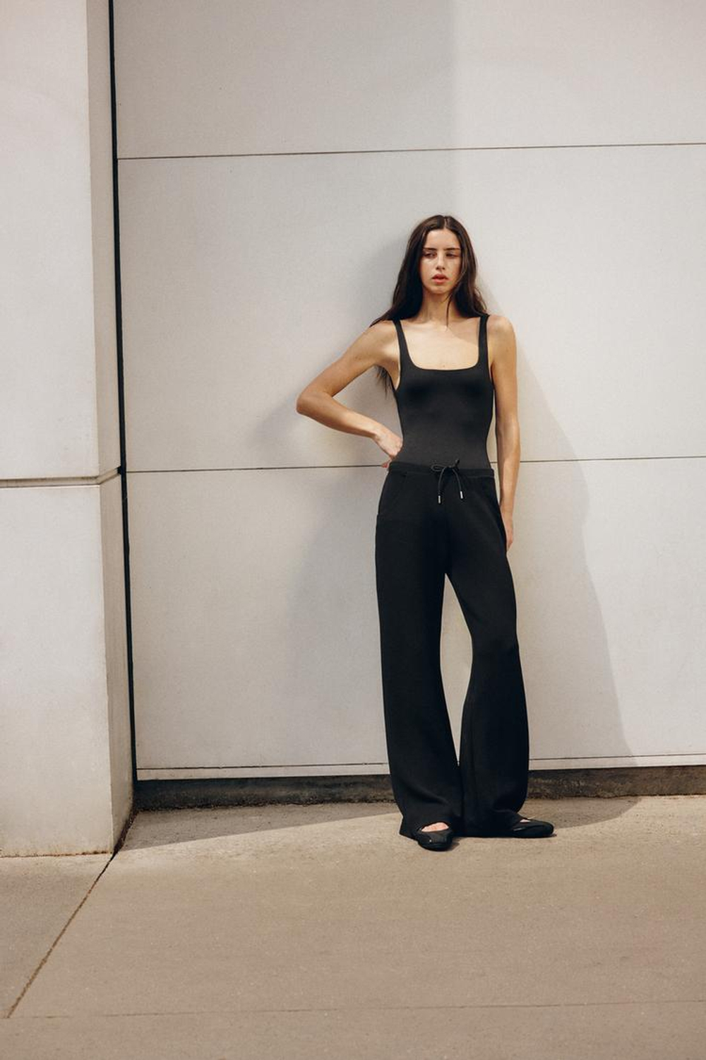 ZARA БРЮКИ FLARED ИЗ ИНТЕРЛОКА, ЧЕРНЫЙ