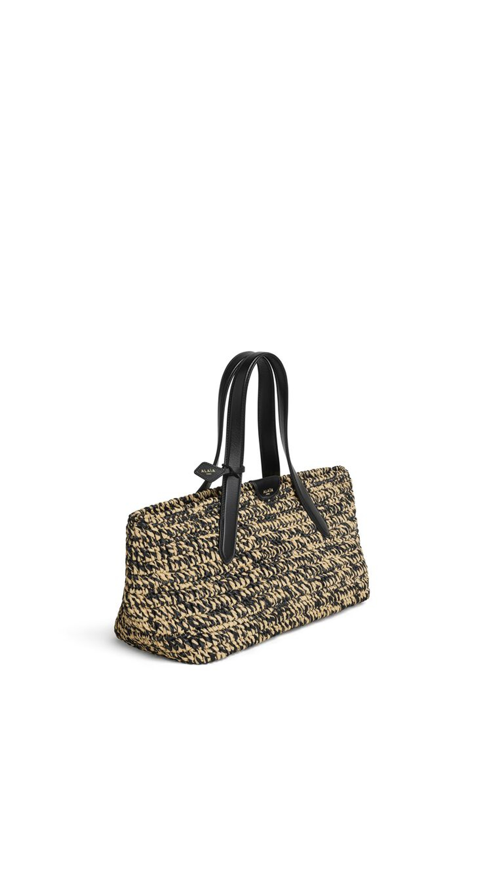 ALAÏA СУМКА LE PANIER EAST WEST СРЕДНЕГО РАЗМЕРА ИЗ РАФИИ, НАТУРАЛЬНЫЙ/ЧЕРНЫЙ