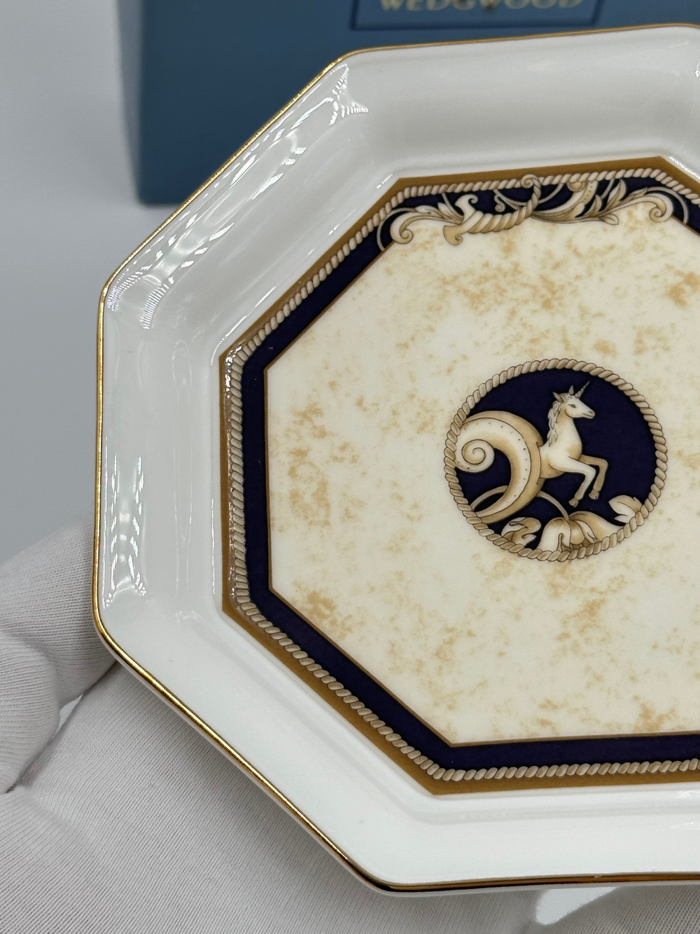 Тарелка декоративная Wedgwood, Cornucopia