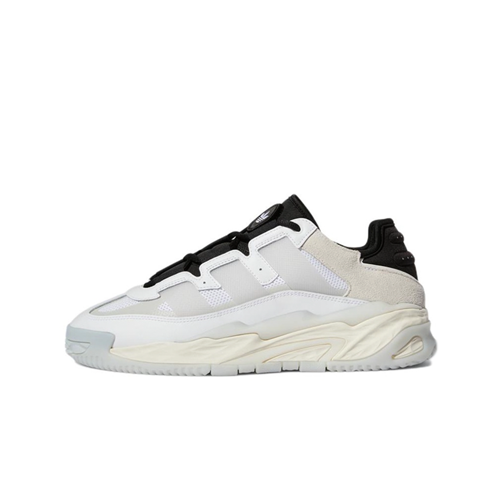 alt="adidas Niteball White Grey Black HR2020 белые кроссовки с серыми замшевыми накладками вид сбоку на белом фоне"