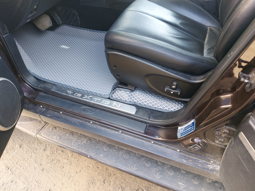 Автоковрики для SsangYong Rexton II (2006-2012)