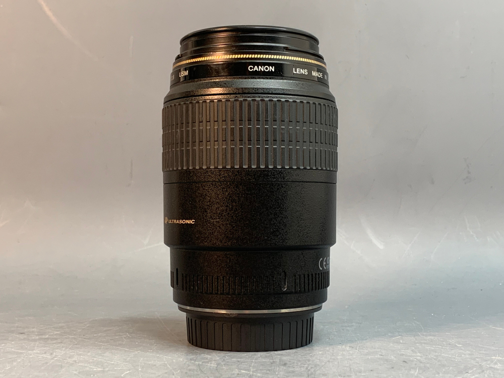 Canon EF 100mm 2.8 USM