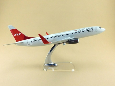 Модель самолета Boeing 737-800 (М1:100, Nordwind 2018)
