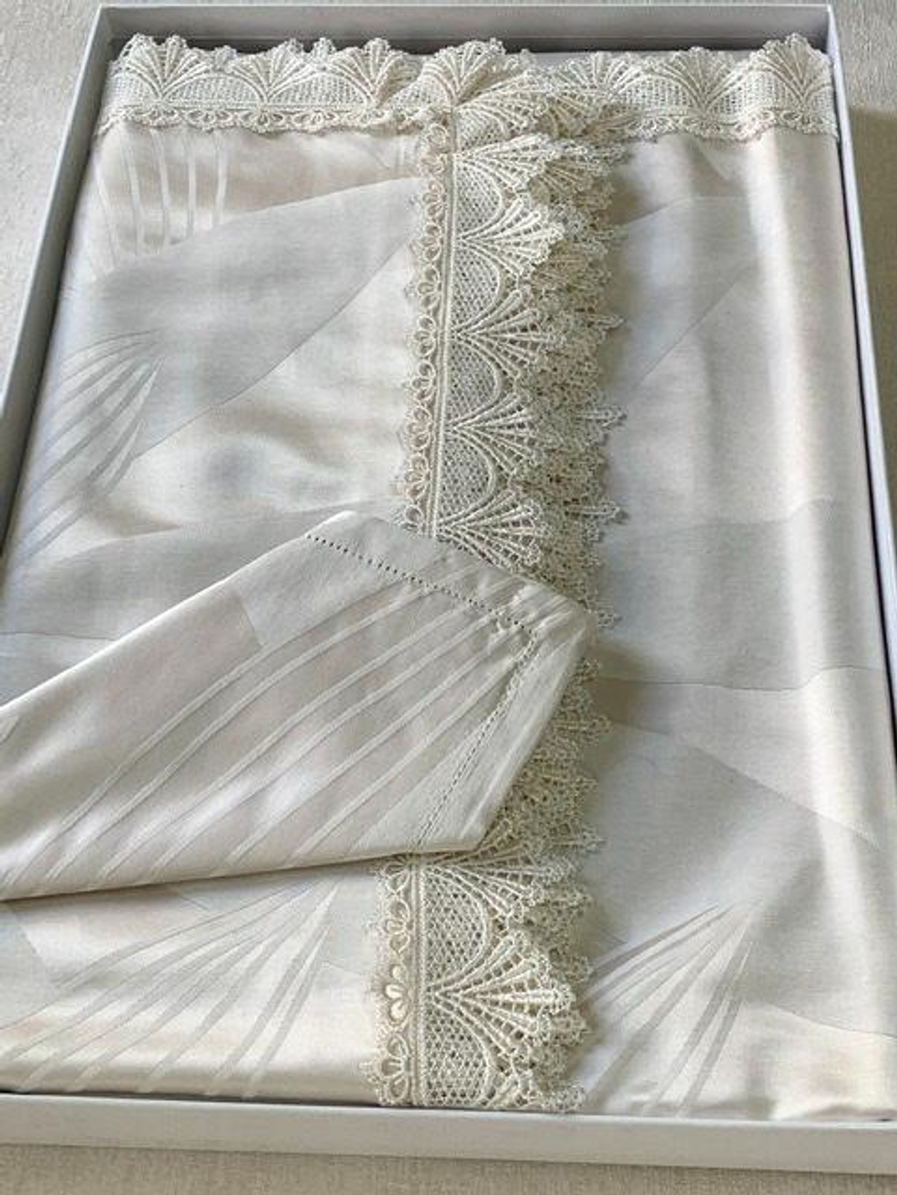 Скатерть 170х270 и 12 салфеток Gamba 9906СК Begie сливочная