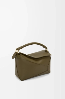 Loewe Маленькая сумка Puzzle Edge из классической телячьей кожи, темный хаки