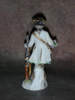 Статуэтка. Фарфор. Охотник с ружьем. MEISSEN. Германия