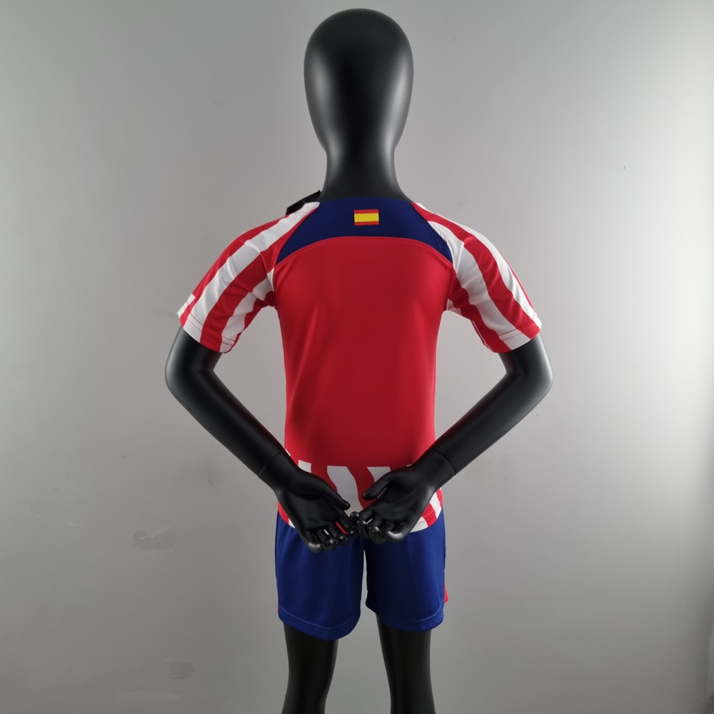 Детская футбольная форма "Атлетико Мадрид" сезона 2022/23.