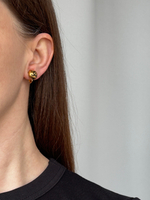 Миниатюрные клипсы с логотипом Chanel