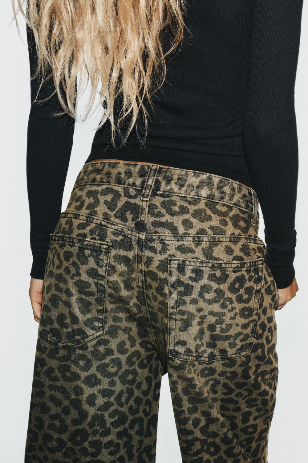 ДЖИНСЫ TRF BAGGY С АНИМАЛИСТИЧЕСКИМ ПРИНТОМ — ZARA