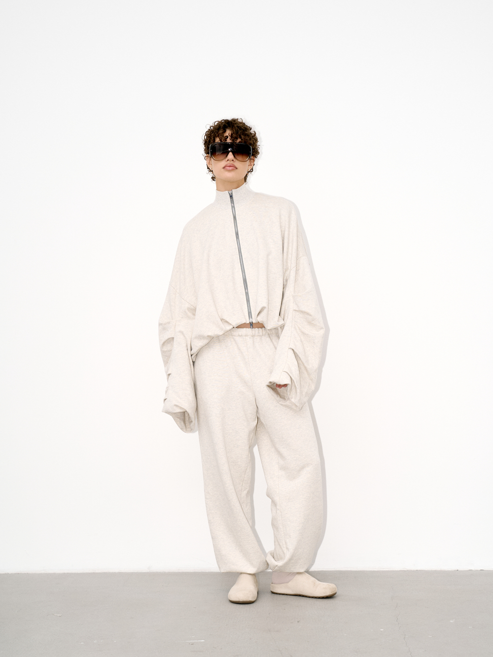 Брюки - джоггеры issei light gray
