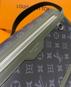 Сумка через плечо/мессенджер Louis Vuitton Courrier