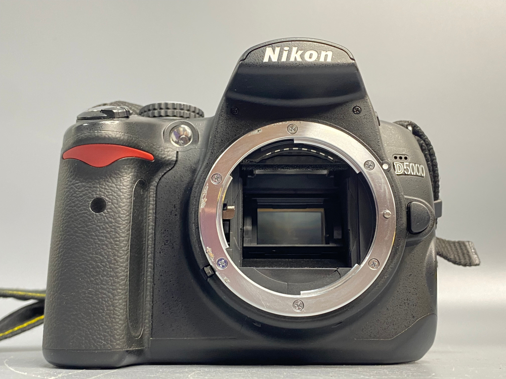 Nikon D5000 Kit 18-55mm 1000 Кадров