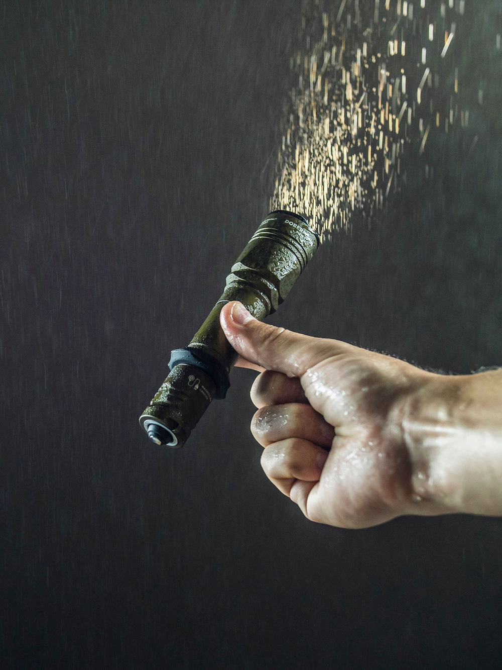 Фонарь тактический ARMYTEK DOBERMANN красный свет (F02002BR)