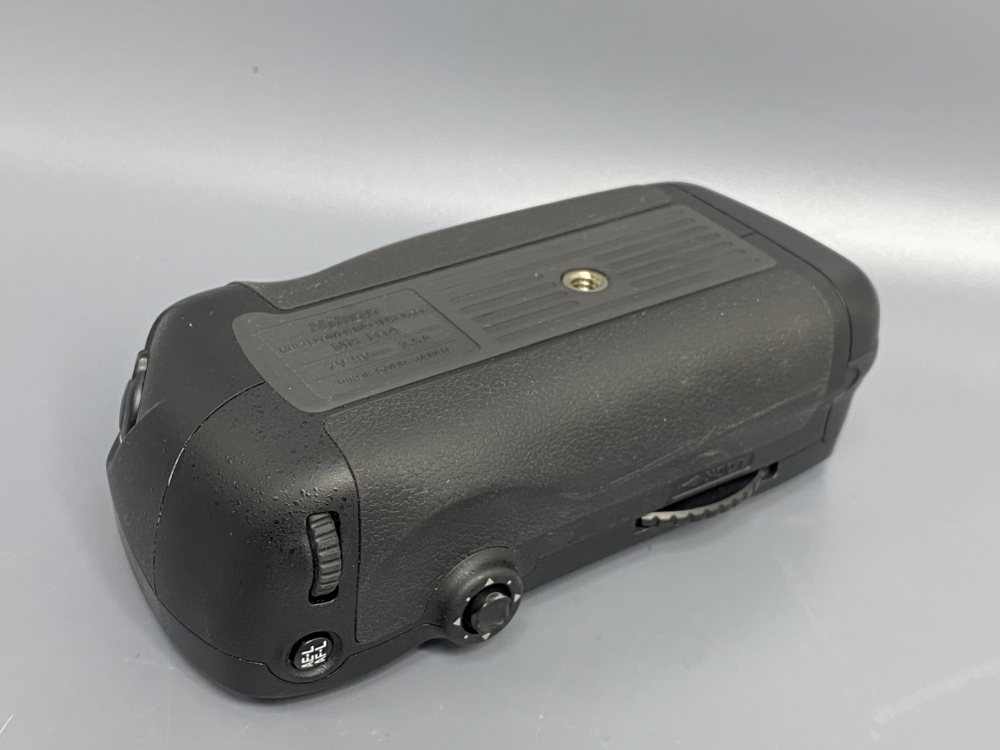 Nikon MB-D14