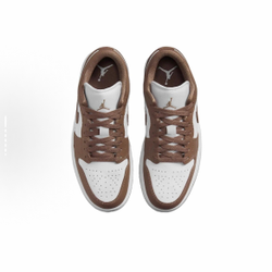 alt="Логотип Wings на пятке Air Jordan 1 Low Archaeo Brown"