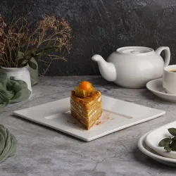 Тарелка 21*21 см h1 см квадратная смещенное дно Asymmetry белая фарфор P.L. Proff Cuisine [6]