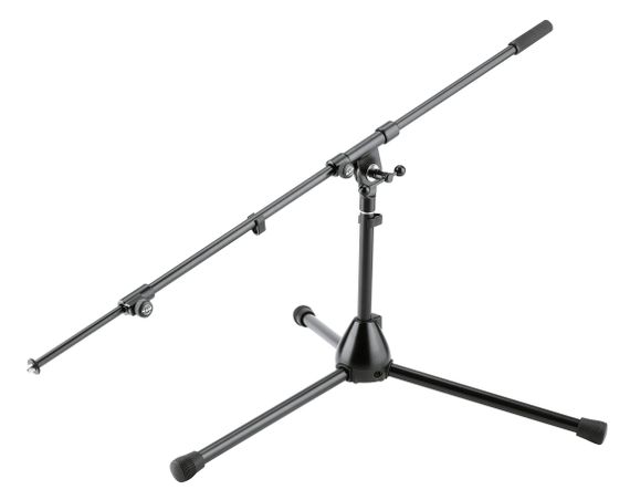 K&M 25500-300-55 низкая микрофонная стойка-журавль для бас-бочки