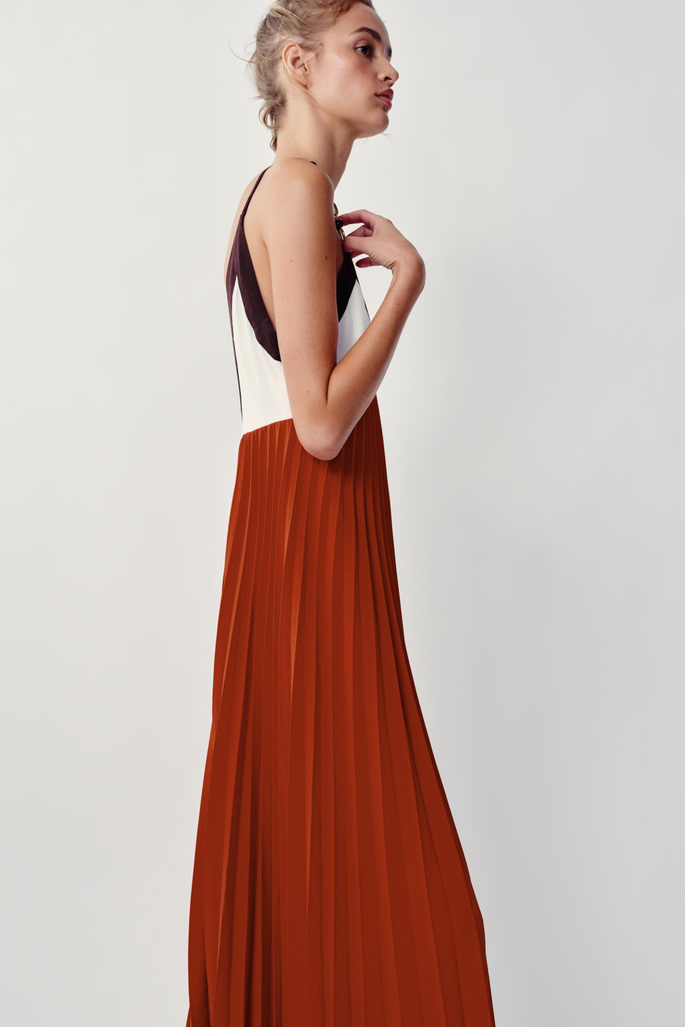 ПЛИССИРОВАННОЕ ПЛАТЬЕ МИДИ С БУСИНАМИ — ZARA