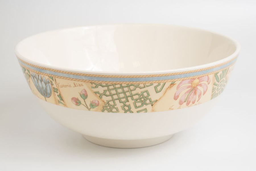 Большой салатник «Садовый лабиринт» (Garden Maze) из серии Wedgwood Home