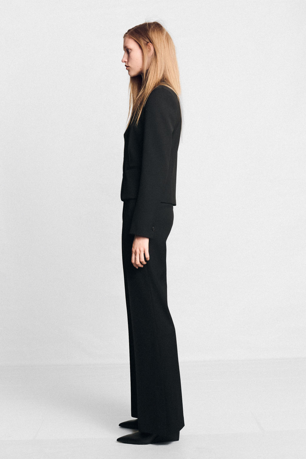 УКОРОЧЕННЫЙ БЛЕЙЗЕР С ЗАЩИПАМИ — ZARA