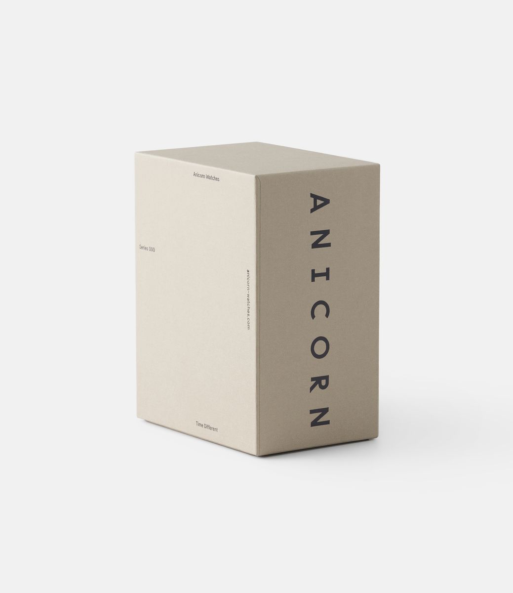 Anicorn Series 000 Rose Gold & Black — часы с дисковым циферблатом