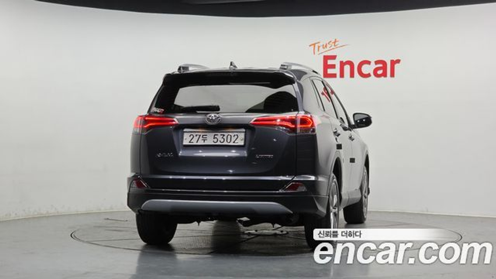 Toyota RAV4 2.5 2WD — 2018