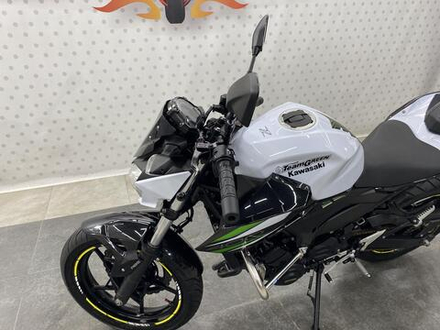 Kawasaki Z400 2021