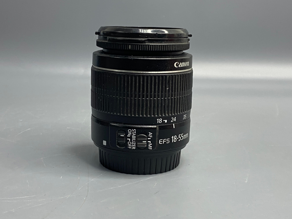 Canon EOS 1100D Kit 18-55mm 3.5-5.6 IS II 71 000 кадров.