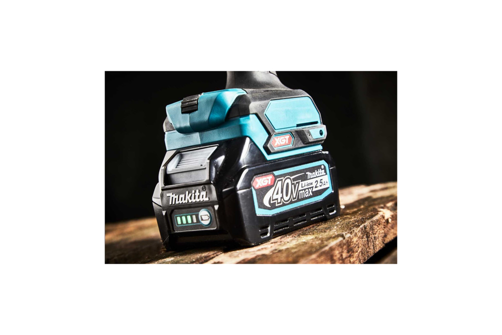 Аккумуляторная дрель-шуруповерт Makita XGT BL 40В DF001GD201