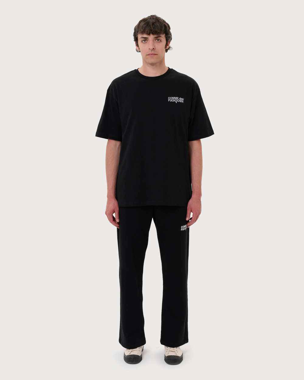 COMME DES FUCKDOWN ФУТБОЛКА ЧЕРНАЯ