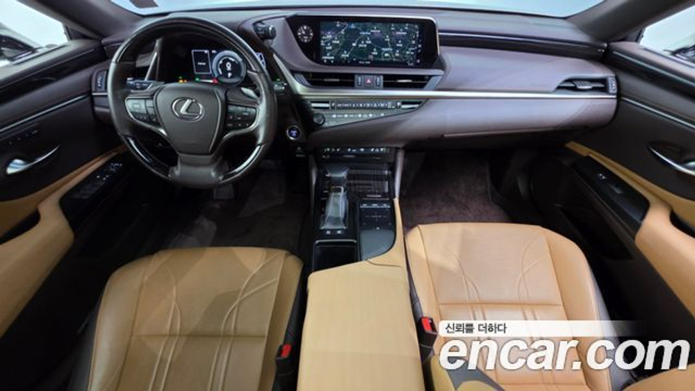 Lexus ES300h — 2019