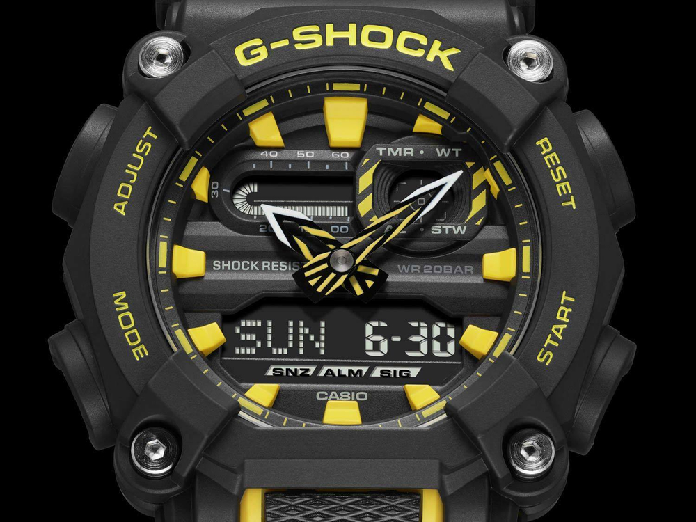 Японские наручные часы Casio G-SHOCK GA-900A-1A9ER