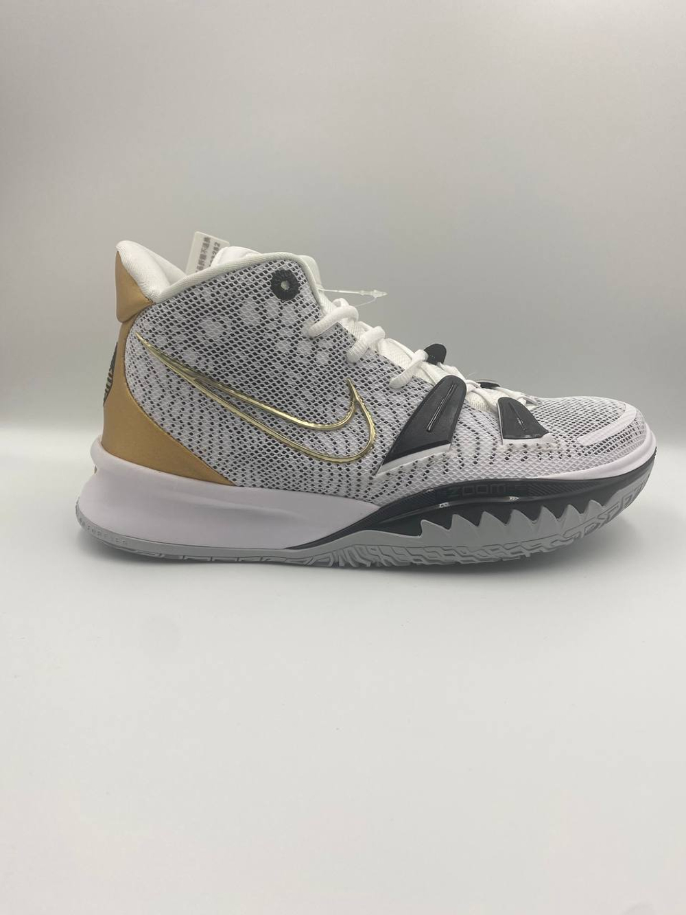 Купить в Москве Nike Kyrie 7 White Black Gold