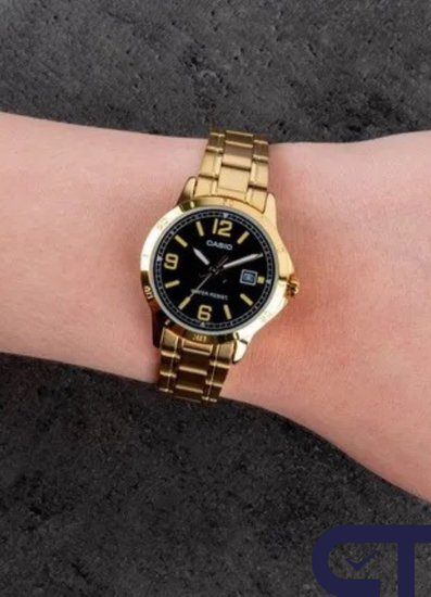 Casio LTP-V004G-1B — женские часы с золотистым браслетом