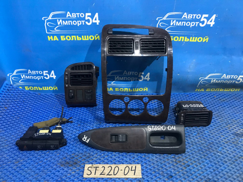 Рамка магнитофона TOYOTA AVENSIS 2001
