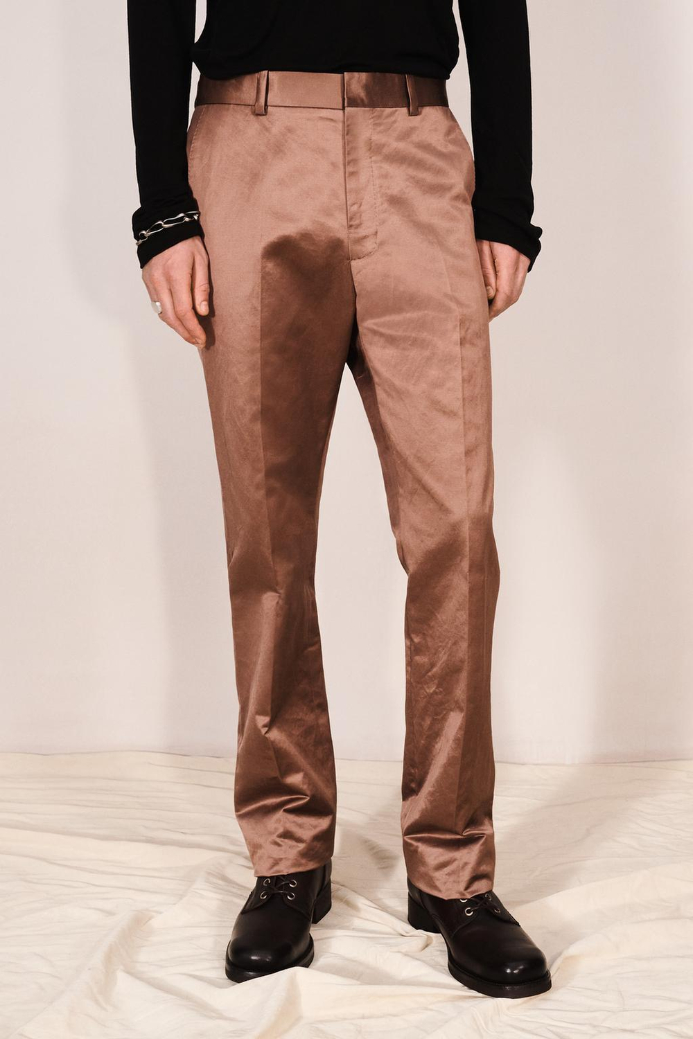 ZARA АТЛАСНЫЕ БРЮКИ ПРЯМОГО КРОЯ, БЛЕДНО-РОЗОВЫЙ