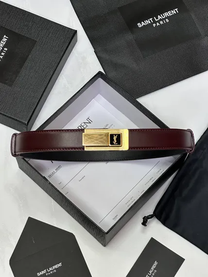 Ремень Saint Laurent с пряжкой CHARNIERE из гладкой кожи, винный